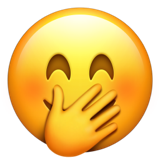苹果 手捂着嘴，眼角带笑的表情